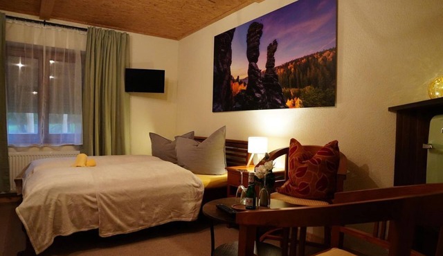 Double room HERKULESSÄULEN - WITH breakfast - - Pension Zum historischen