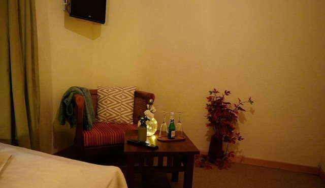 Double room ZWERGENHÖHLE - WITHOUT breakfast - - Pension Zum historischen