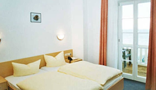 DR 02 Standard with sea view and balcony - Hotel garni Meeresgruß ***