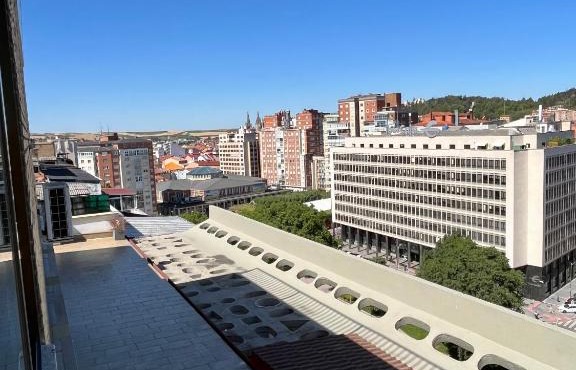 Duplex De los Reyes Católicos con parking incluido