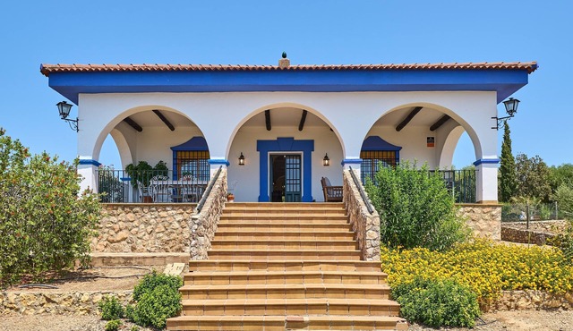 El Mirador Country House with Pool, BBQ, Mountain Views and Wi-Fi in Natural Park