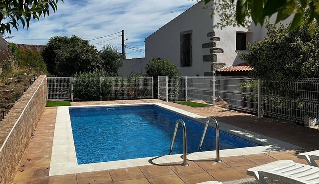 El Trillo Country House in Aldea del Obispo, Salamanca, with Private Pool and Natural Setting