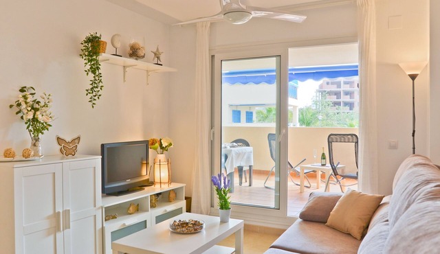 Elegant Apartment on the Beach with Terrace, Sea View
