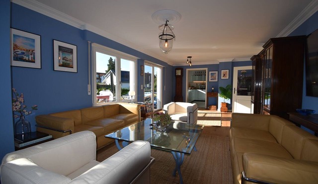 Entire house with garden and pool near the lake for up to 16 people