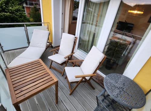 Esmeralda Ferienwohnung mit Sonnenterrasse & großem Parkplatz