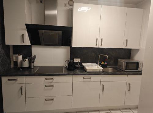 Exklusives Apartment in Geilenkirchen für 6 Personen mit Dachterasse und Wintergarten