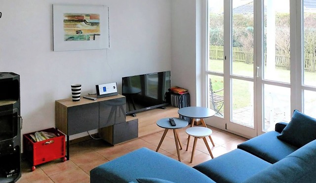 Family-friendly apartment on the ground floor, quiet location with small garden, WLAN, washing machine