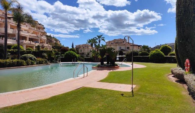 Fantástico apartamento rodeado de Golf con piscina