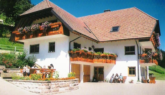 Farmhouse Escape in Hofstetten
