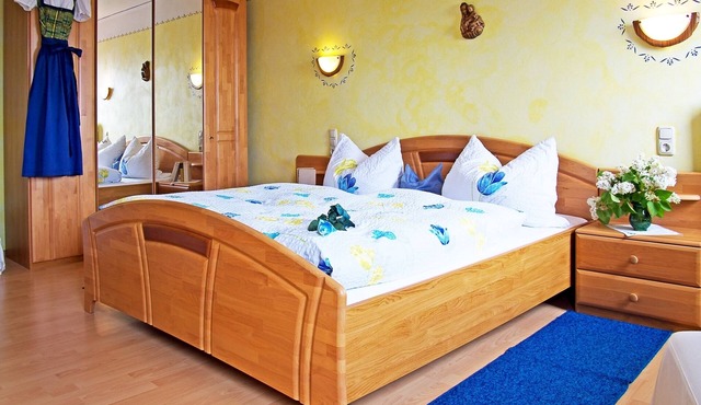 Farmhouse vacation rental, 75 square meters, sleeps up to 4, ideal for families