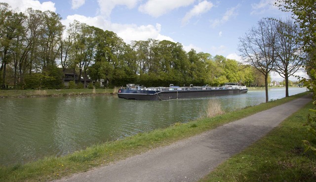 Felix' apartment by the canal