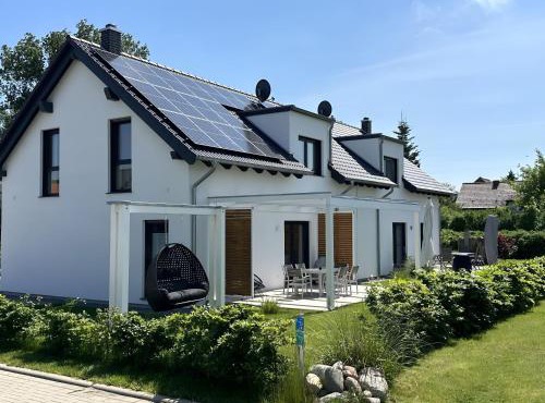 Ferienhäuser Ankerplatz 1 und 2 Usedom mit Sauna, Kamin und Garten