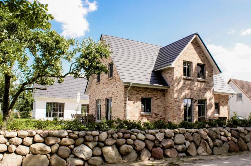 Ferienhaus Libelle - Feriendomizil für 14 Pers - Haupt- und Nebenhaus