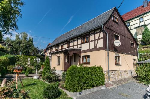 Ferienhaus Rosalie Ruhiges Ferienhaus mit Garten direkt am Malerweg
