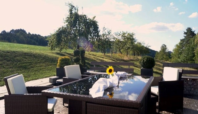 Ferienwohnung am Fuße des Schwarzwalds mit Terrasse und Garten