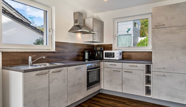 Ferienwohnung Kapellenblick 2, 85qm, barrierefrei, zwei Schlafzimmer, Wohnzimmer und WLAN