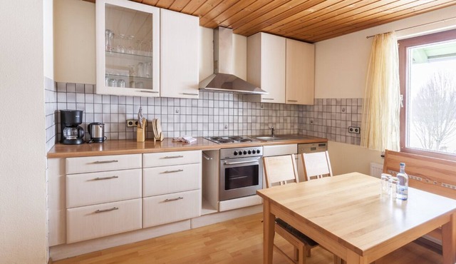 Ferienwohnung Linde, 80qm, 1 Schlafzimmer, 1 Kinderschlafzimmer, max. 2 Erwachsene und 4 Kinder