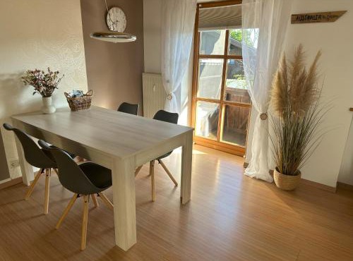 Ferienwohnung WaldGlück mit Pool & Sauna