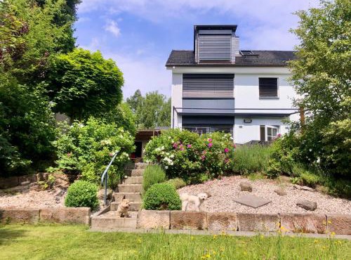 Festspiel Haus Bayreuth 2 Schlafzimmer modern mit gemütlichem Garten für 2-4 Pers, 1,5km zum Stadtzentrum