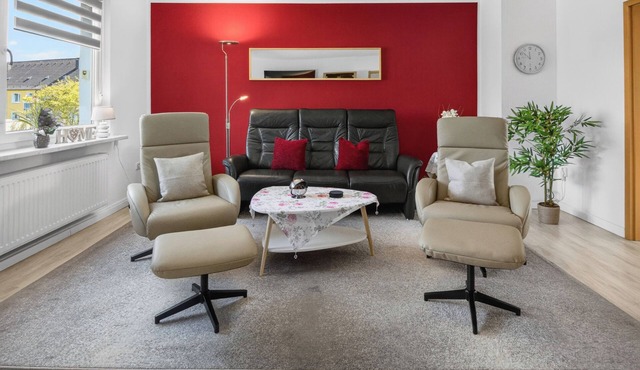 FeWo Galliet 1: 87sqm, 2 BR, balcony, quiet & close to trade fair