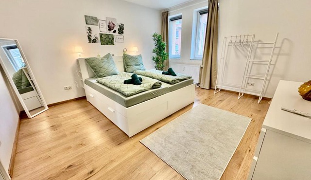 FeWo-Palmtrees 3 - Große und moderne 2 Zimmerwohnung mit Süd-West Balkon in Gladbeck-Mitte nähe Movie Park und Arena AufSchalke
