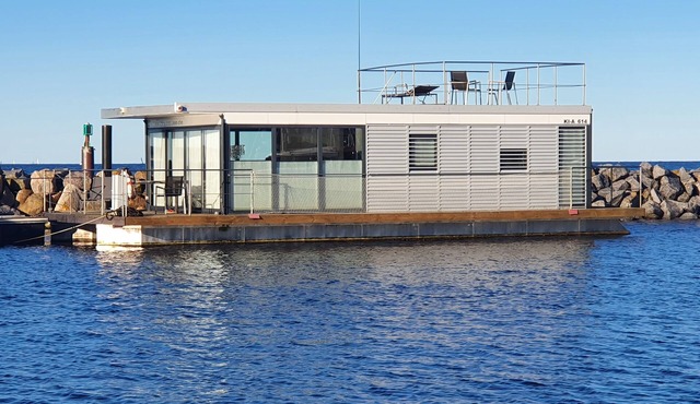 Floating 44 in Laboe - die Schwimmenden Logenplätze an der Kieler Förde