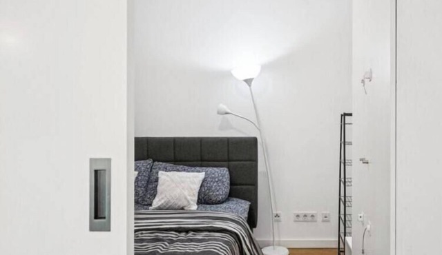 Fully-Furnished Modern 1.5-Room Apartment in 10827 Berlin (All Bills Included)