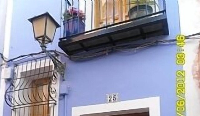 Fully Refurbished Townhouse Retaining Many Original Features, With Roof Terrace