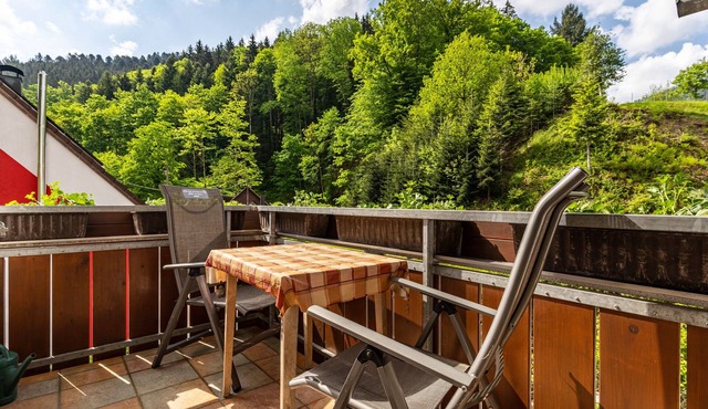 Gästehaus Gerda: Double Room 2 with Mountain View, Private Balcony and Wi-Fi