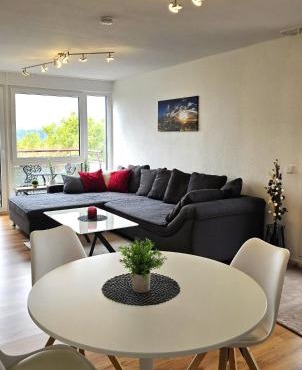 Gemütliches Ferien Apartment mit Dachterasse am Gifizsee