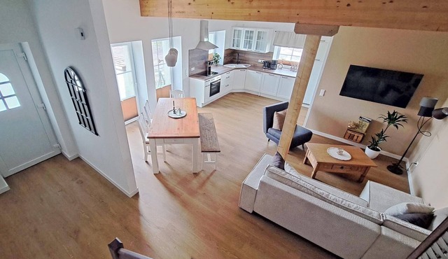Geräumige Ferienwohnung mit 2 Schlafzimmern, 2 Bädern und Garten