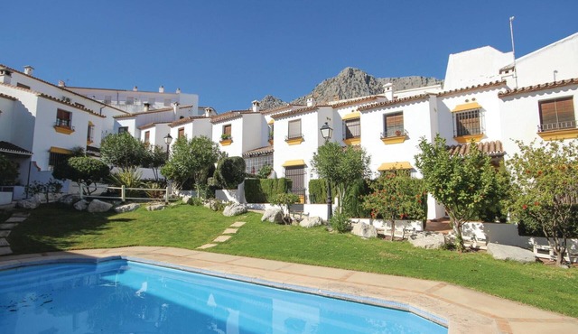 Gorgeous home in Montejaque with swimming pool