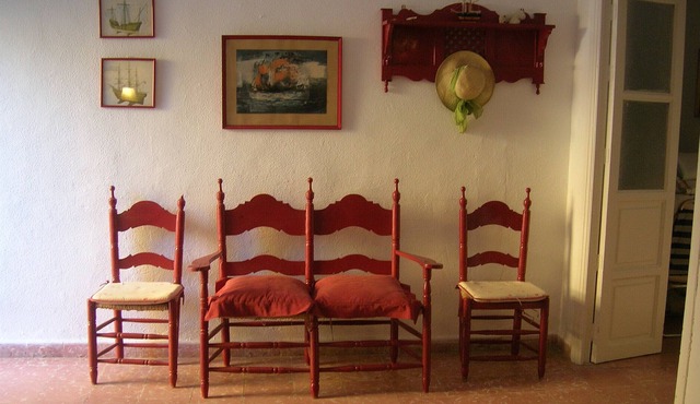 GREAT TYPICAL CONSTRUCTION HOUSE WITH A BIG BALCONY IN THE BEACH- CHIPIONA