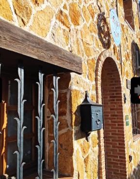GREDOS RURALRUT El Tiemblo a solo 1 hora de Madrid, descuentos a partir de 7 noches, zonas de baño y ocio a pocos metros de la casa, Reservas Naturales, cabina hidromasaje, Aire Acondicionado, WIFI