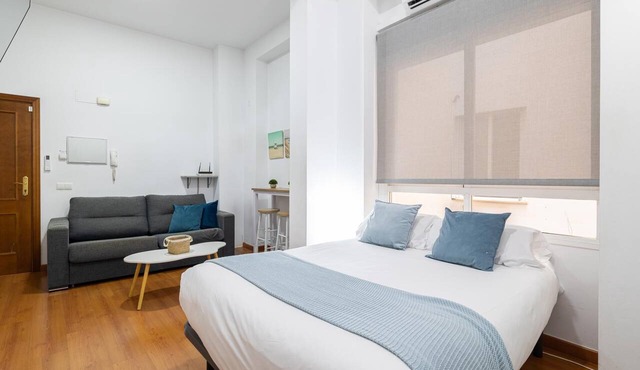 H2M Carreteria 97 Loft Interior-Quiet-in old town