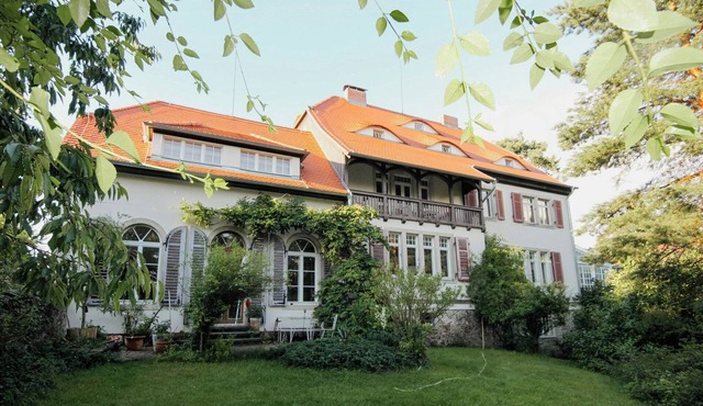 Historic villa apartment in nature reserve