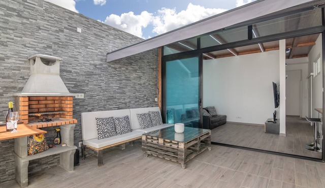 Holiday Home 'La Lajita' with Sea View, Private Terrace & Wi-Fi