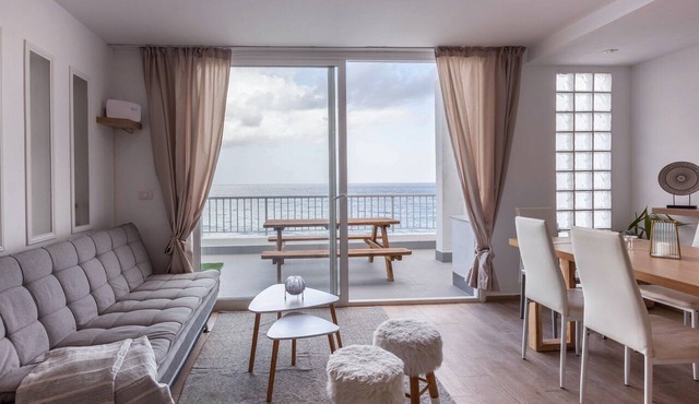 Holiday Apartment “Casa Punta Brava” with Sea View, Mountain View, Wi-Fi, A/C & Terrace; Parking Available