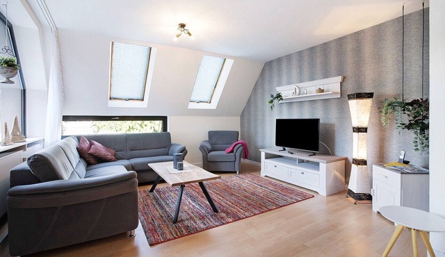 Holiday Apartment "Maja Am Yachthafen" with Sea View, Balcony & Wi-Fi