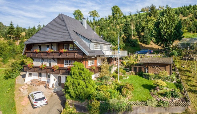 Holiday Apartment "Dalblick" with Mountain View, Private Terrace & Wi-Fi