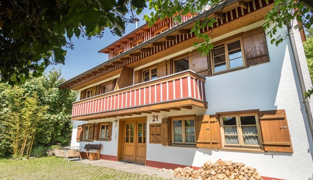 Holiday Apartment "Pias Nature Retreat iii" with Balcony, Shared Garden & Wi-Fi
