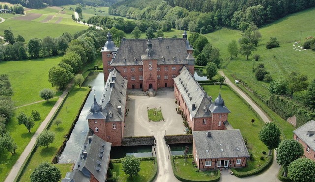 Holiday Apartment "Alte Schlossbibliothek" with Wi-Fi