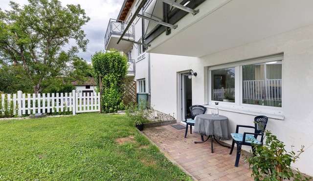 Holiday Apartment 'Albgängerle' with Mountain View, Private Terrace and Wi-Fi