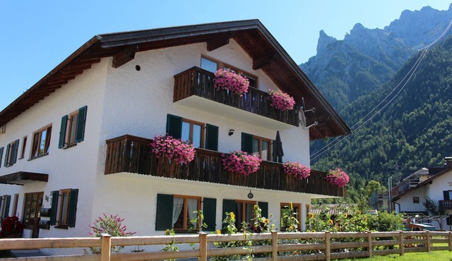 Holiday Apartment 'Barbara Jais' with Mountain View, Balcony and Wi-Fi