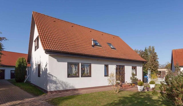 Holiday apartment with large garden and campfire area