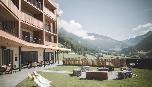 Holiday Apartment "Stoana 3-5" with Relaxing Wellness Area