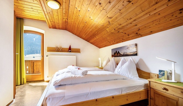 Holiday Apartment "Manuel's App Watschinger Alpenrose" with Mountain View, Balcony & Wi-Fi