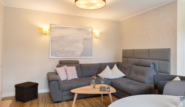 Holiday Apartment 'Meerblick' with Private Terrace, Garden & Wi-Fi