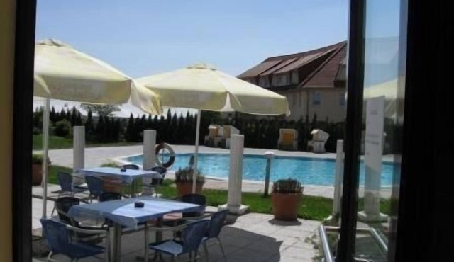 Holiday apartment-ruegen, in Neddesitz with terrace