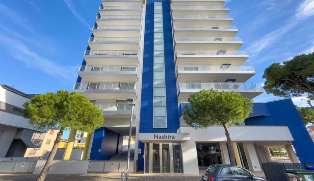 Holiday apartment with balcony, air conditioning and internet
